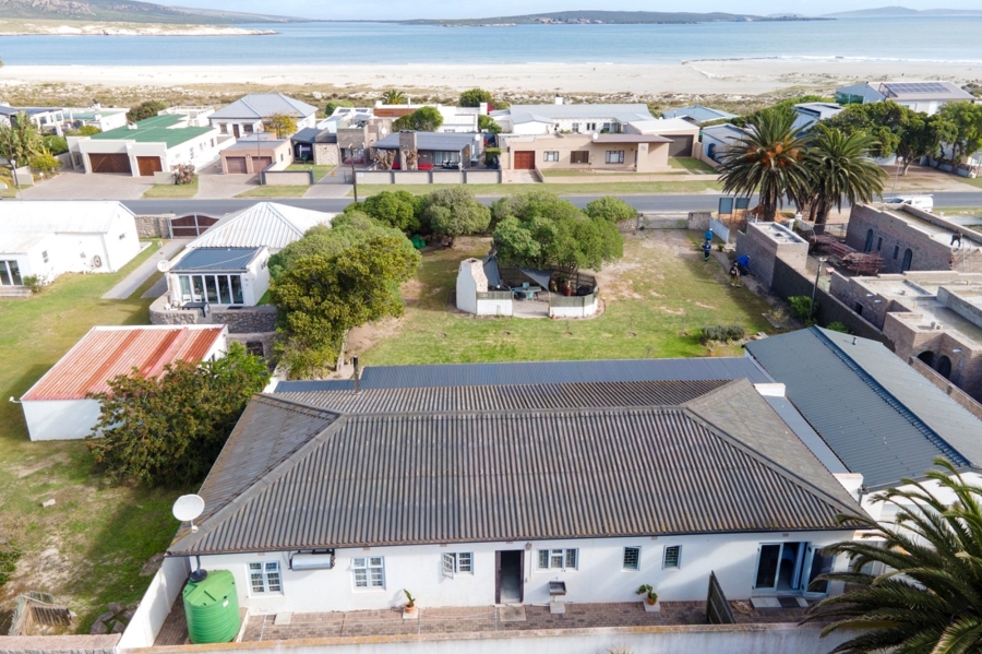 4 Bedroom Property for Sale in Middedorp Western Cape